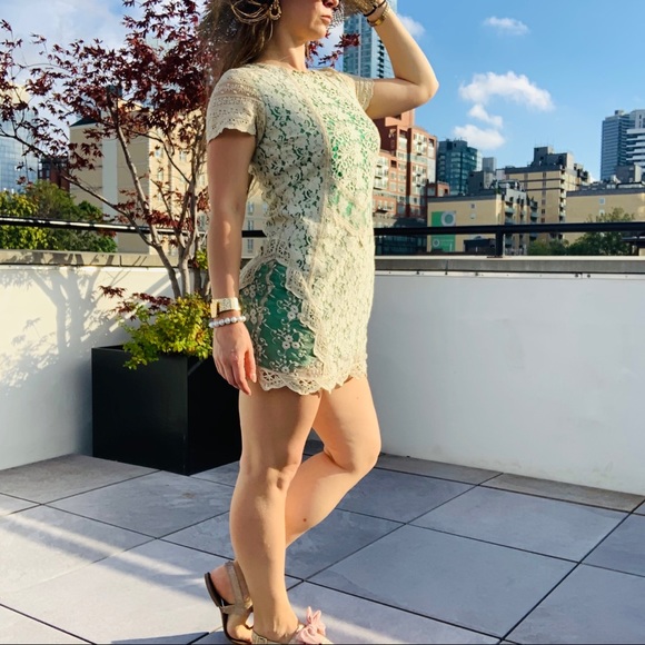 Anthro Champagne & Strawberry Ivory lace Emerald - Picture 12 of 16